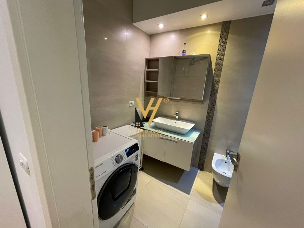 Jepet Apartament 2+1+2 me qera te Komuna e Parisit 200 m2 2