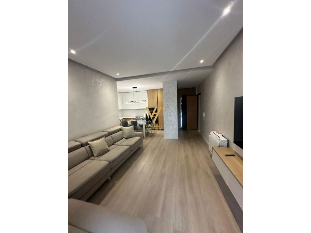Jepet Apartament 2+1+2+ballkon me qera te Bulevardi i Ri 98 m2 3