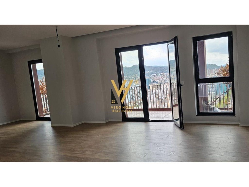 JEPET ZYRE 160 M2 ME QERA TE GARDEN BUILDING, RR.KAVAJES 2.400 EURO