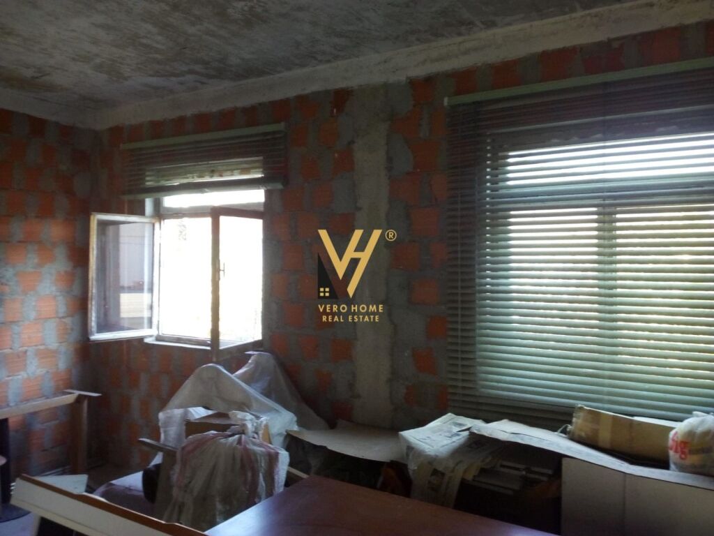 Shitet Vile dy kateshe te Zogu i Zi 89 m2