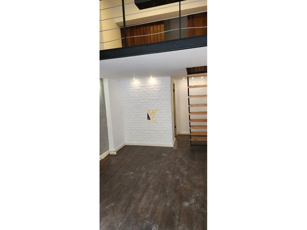 JEPET DYQAN DUPLEX 30 M2 ME QERA TE RRUGA BARRIKADAVE 60.000 LEKE 1