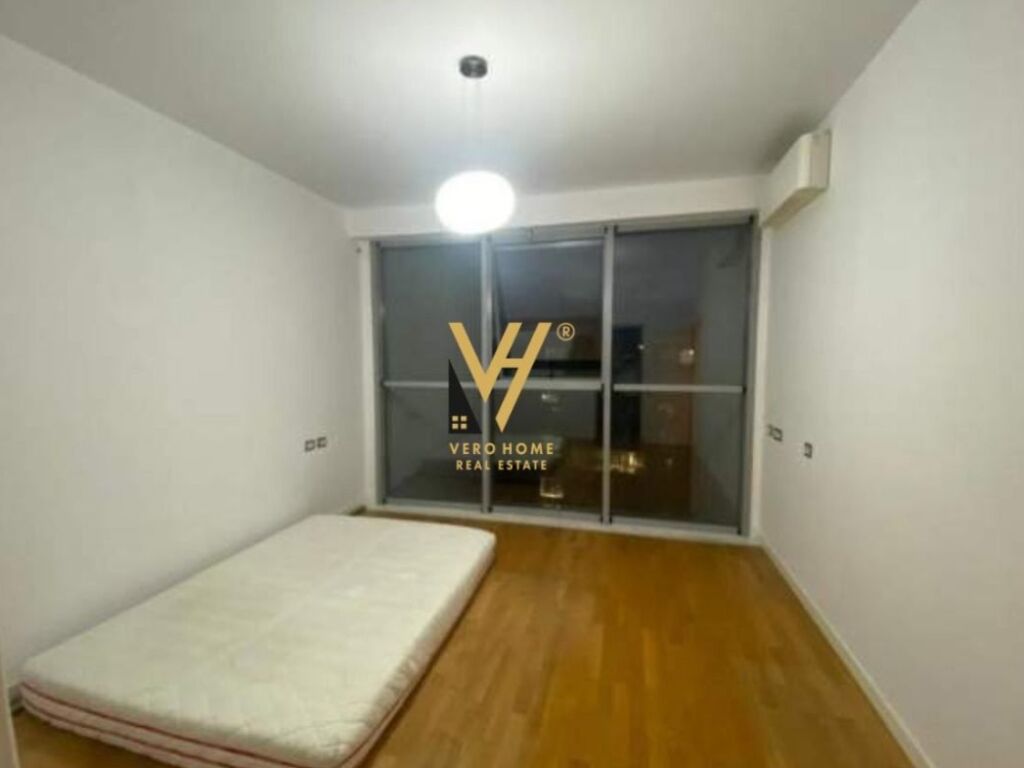 Jepet zyre me qera te Kika 2 100 m2 3