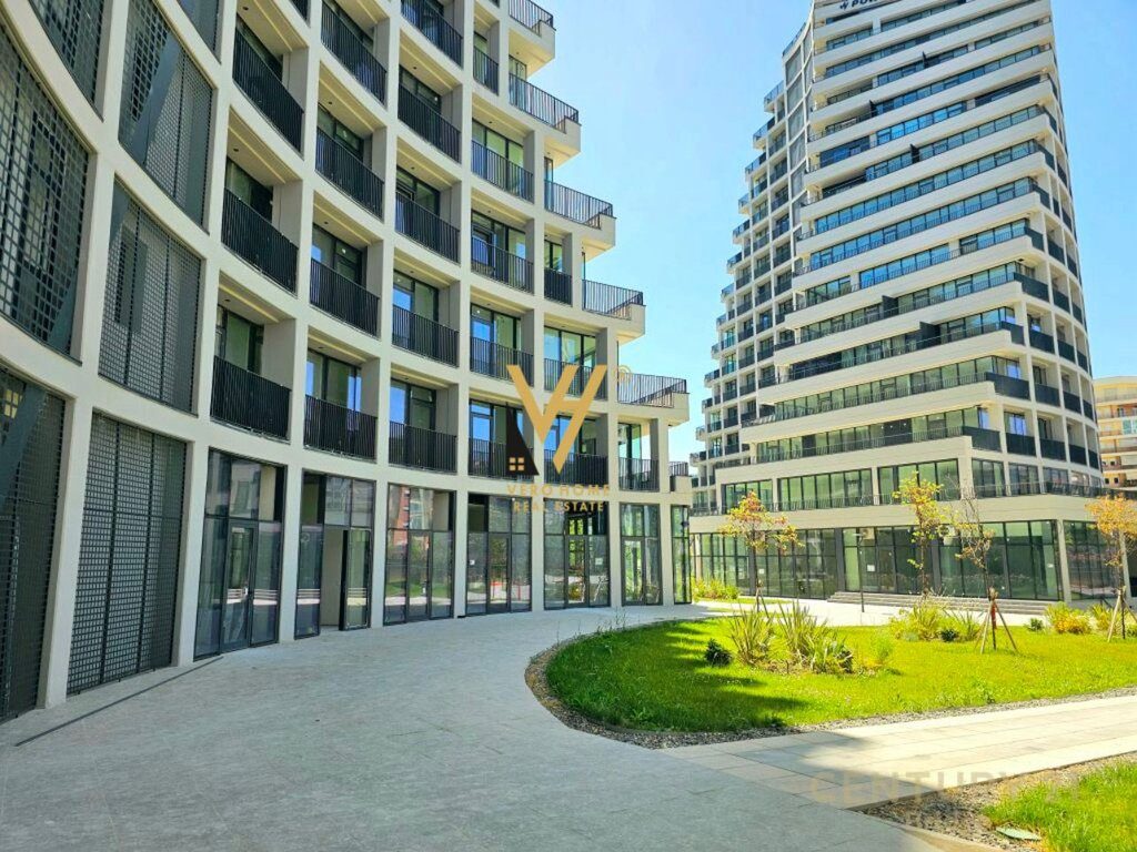 JEPET ZYRE 128 M2 ME QERA TE LAKE VIEW RESIDENCE 2.200 EURO 1