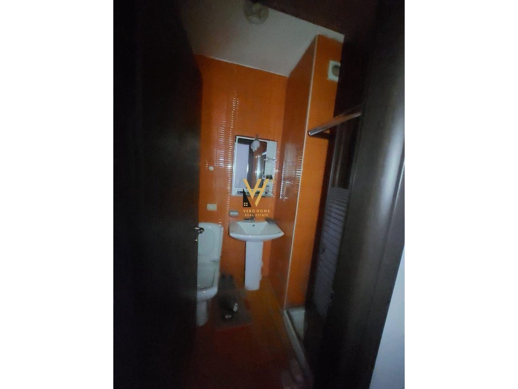 JEPET APARTAMENT 2+1+2+3BLK ME QERA TE ATSH 1.000 EURO 4