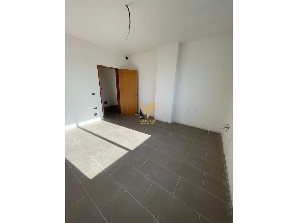 Shitet Apartament 2+1+ballkon te Bulevardi Migjeni 110 m2 2