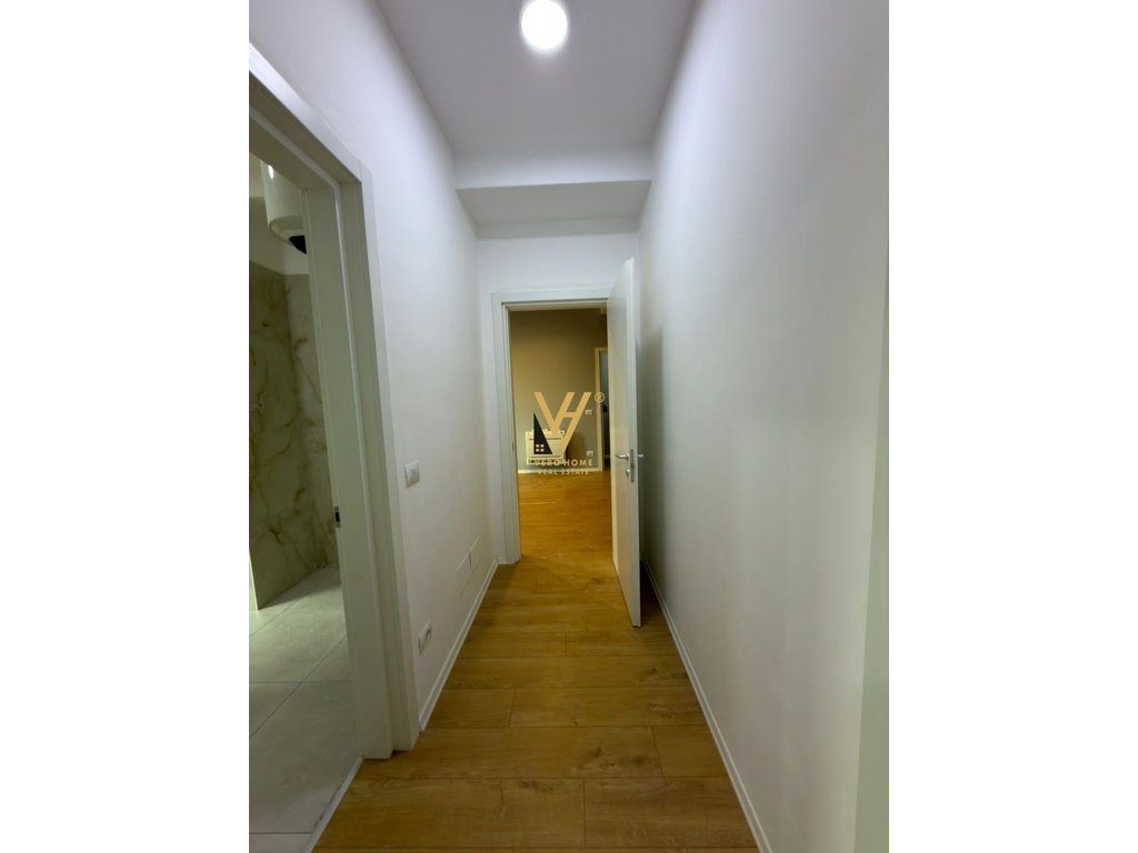 JEPET ZYRE 115 M2 ME QIRA TE RRUGA E KAVAJES 1.200 EURO 2
