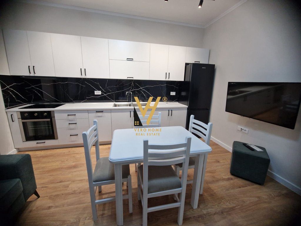 JEPET APARTAMENT 2+1+BLK ME QERA NE VASIL SHANTO 750 EURO 2