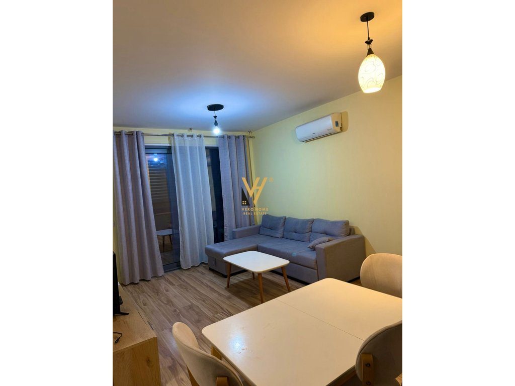 JEPET APARTAMENT 2+1+2+BLK ME QERA TE FIORI DI BOSKO 750 EURO