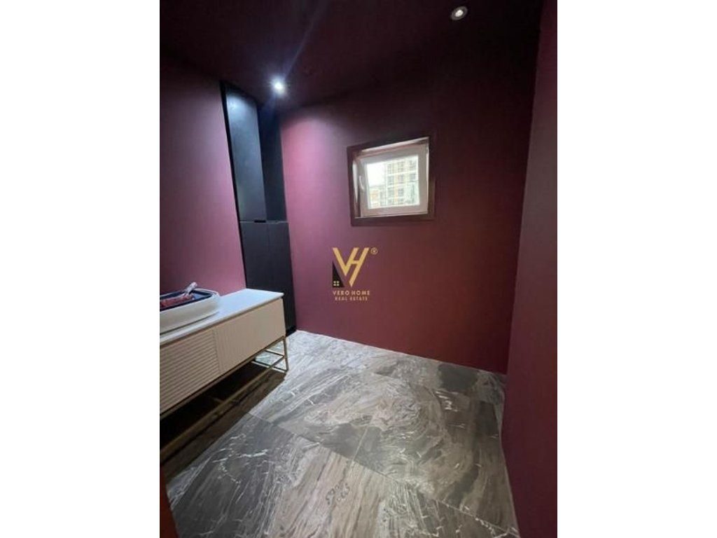 JEPET DYQAN 70 M2 ME QIRA TE KOMUNA E PARISIT 1.500 EURO 4