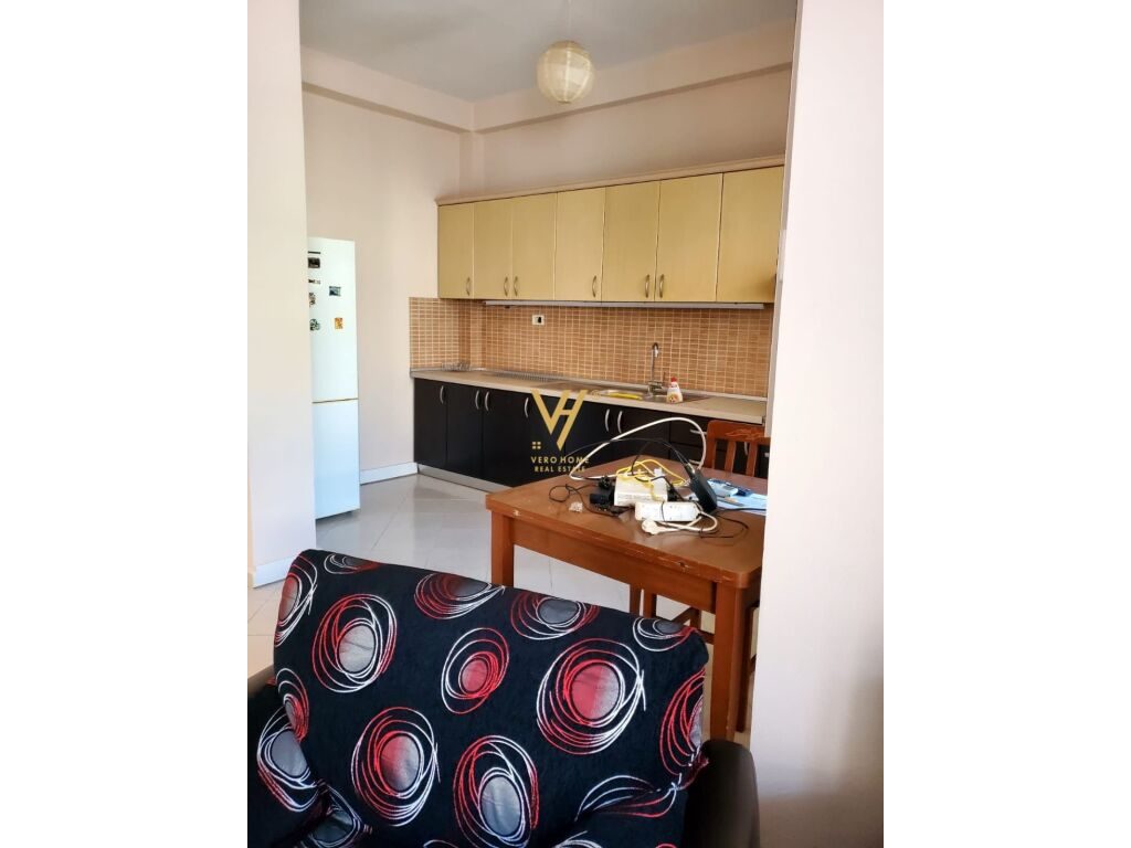 Jepet Apartament 3+1+ballkon me qera ne Selite 150 m2 2