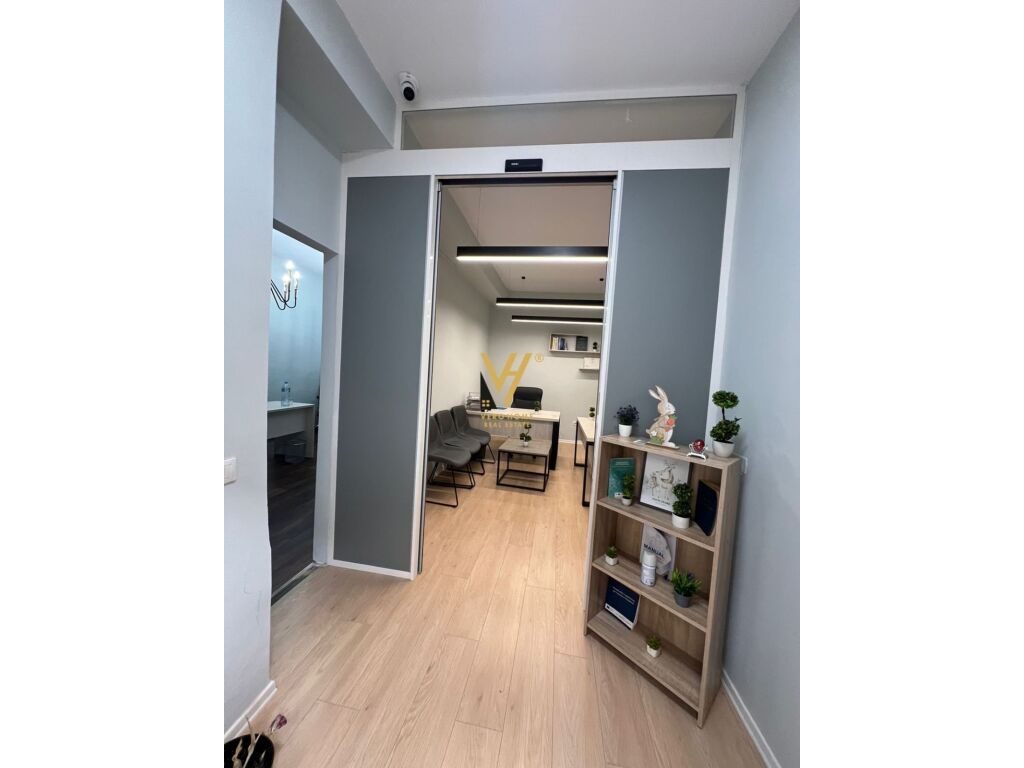 Jepet Zyre me qera te Bulevardi Zogu i Pare 50 m2 4