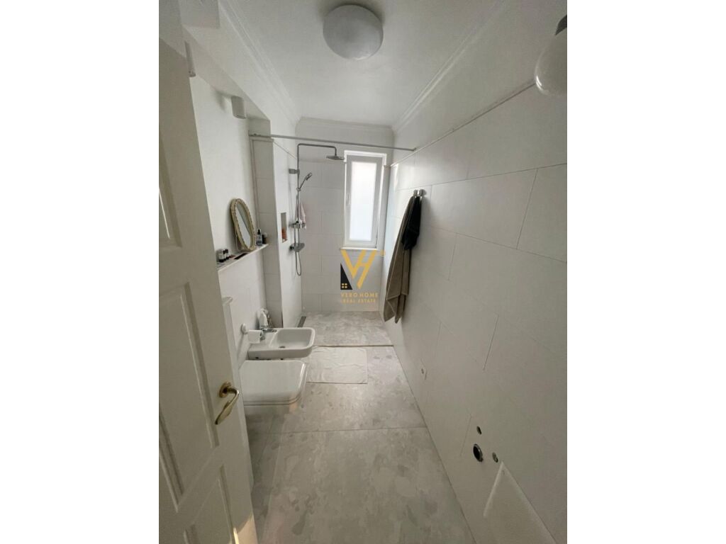 Shitet Apartament 2+1+ballkon ne Bllok 100 m2