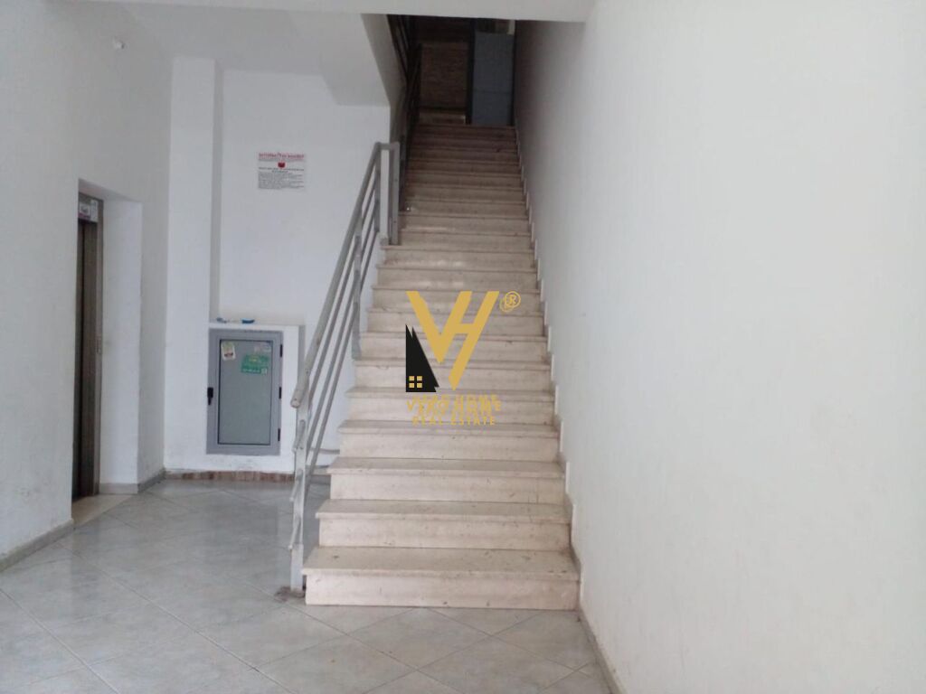 SHITET DYQAN 410 M2 NE FIER 600.000 EURO 2