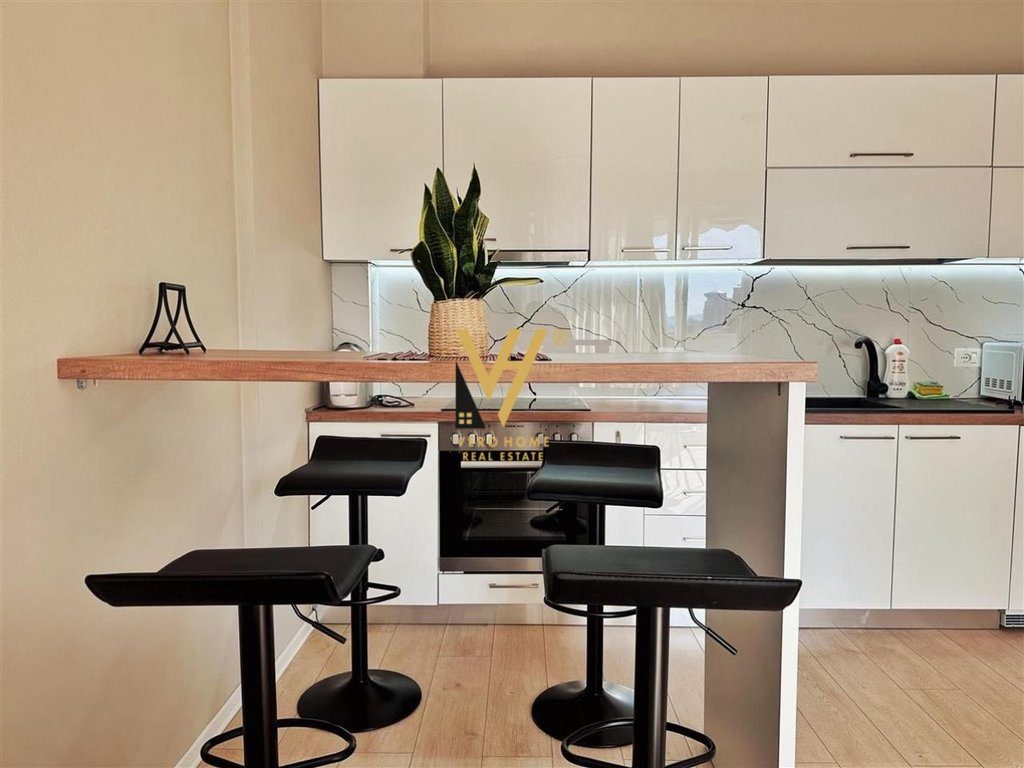 JEPET APARTAMENT 1+1+BLK ME QERA TEK RRUGA E ELBASANIT 690 EURO 3