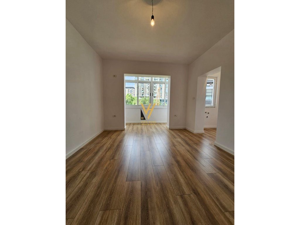 SHITET GARSONJERE 31 M2 NE QENDER 93.000 EURO