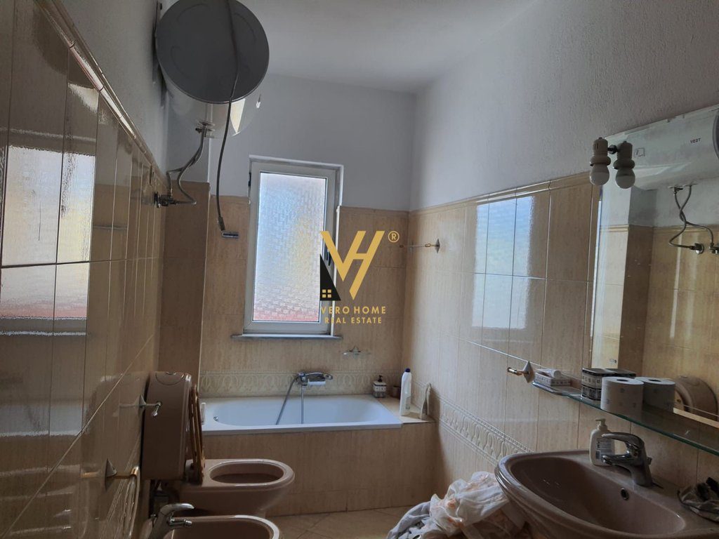 JEPET ZYRE 250 M2 ME QERA TE STADIUMI DINAMO 1.200 EURO 4
