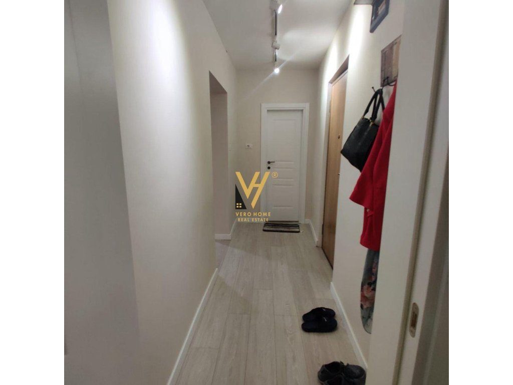 JEPET ZYRE 112 M2 ME QIRA TE RRUGA E KAVAJES 800 EURO 2