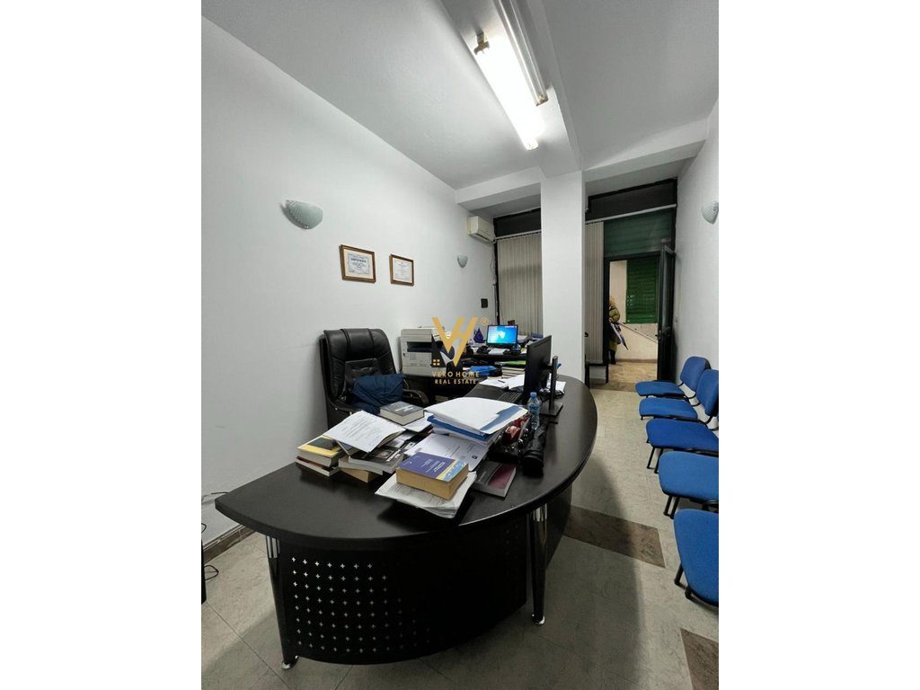 SHITET AMBIENT BIZNESI 25M2 TE ISH EKSPOZITA 52.000 EURO