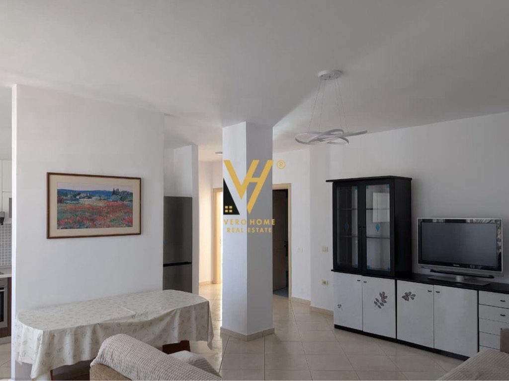 JEPET APARTAMENT 2+1 ME QIRA TE PEDRIATRIA 55.000 LEKE 2