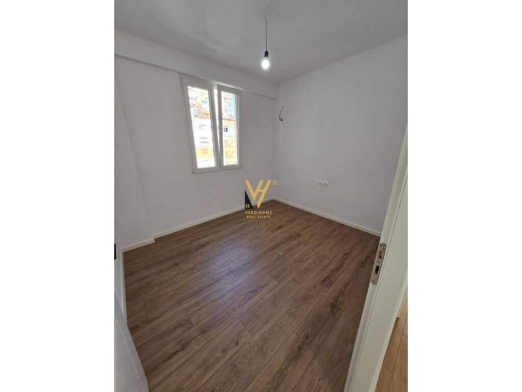 Shitet Apartament 2+1+ballkon te Rruga e Elbasanit 71 m2 4
