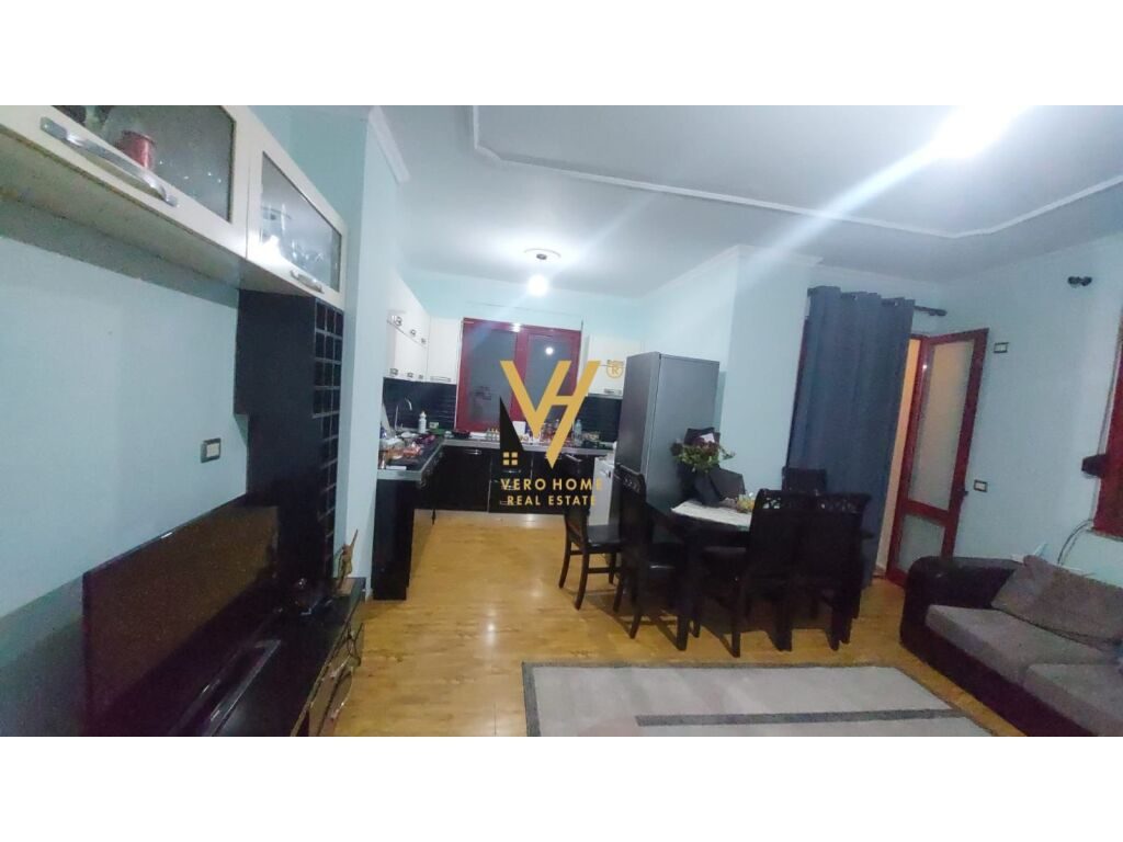 Jepet Apartament 1+1+ballkon me qera ne Yzberisht 80 m2
