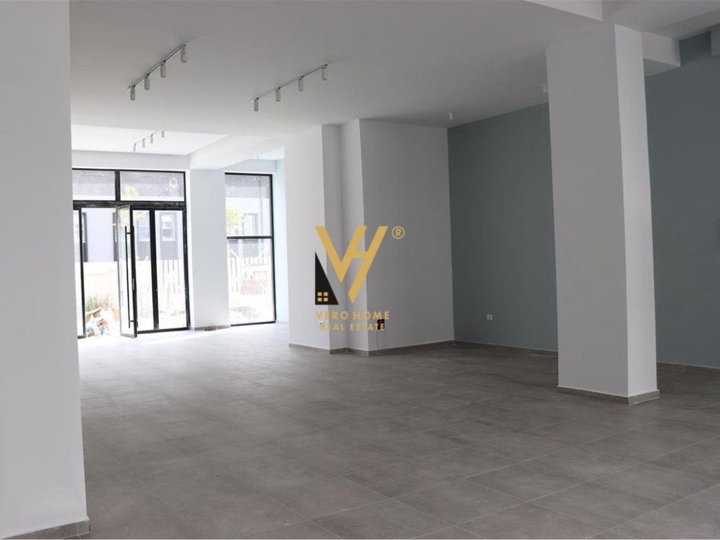 JEPET DYQAN 170 M2 ME QERA TE RRUGA NDRE MJEDA 1.000 EURO 1