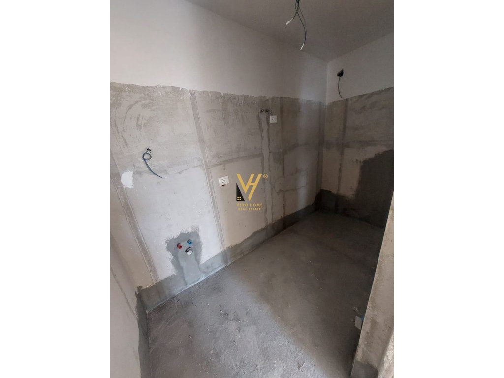 SHITET APARTAMENT 2+1+2+BLK NE XHAMLLIK 243.000 EURO 3
