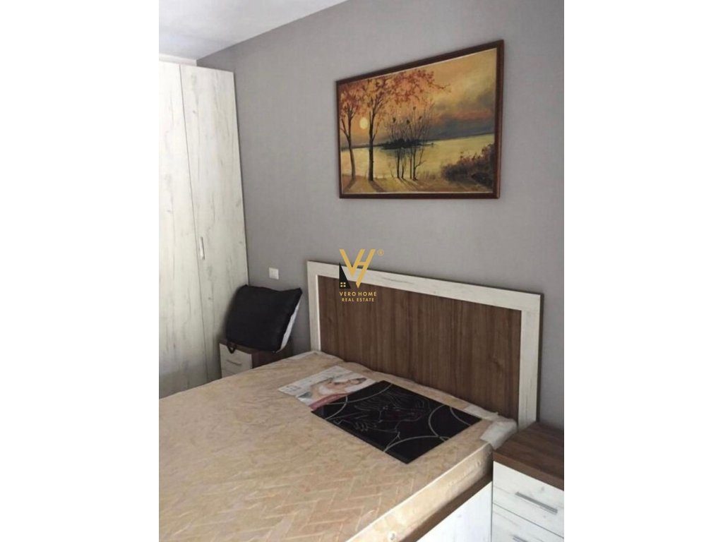 JEPET GARSONIERE 40 M2 ME QERA TE RRUGA FORTUZI 40.000 LEKE 2