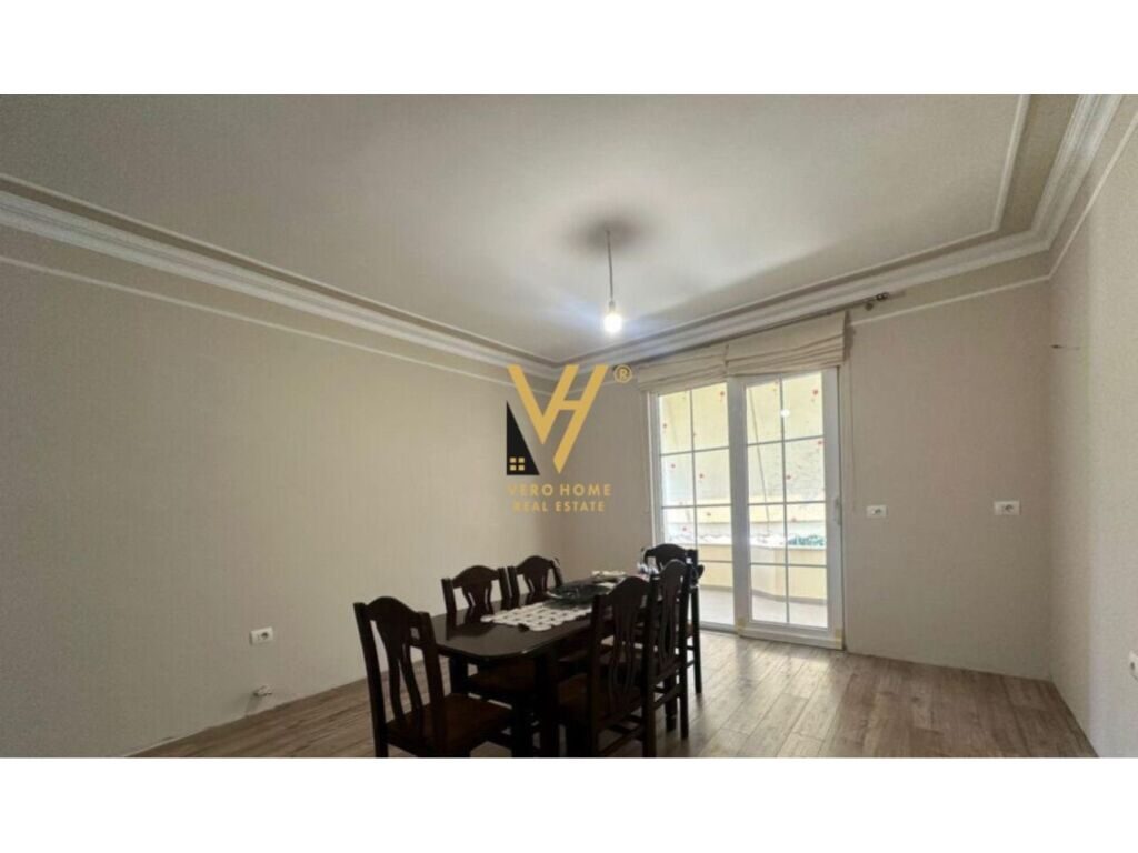Jepet Apartament 2+1+ballkon me qera te Rruga e Durresit 133 m2 3