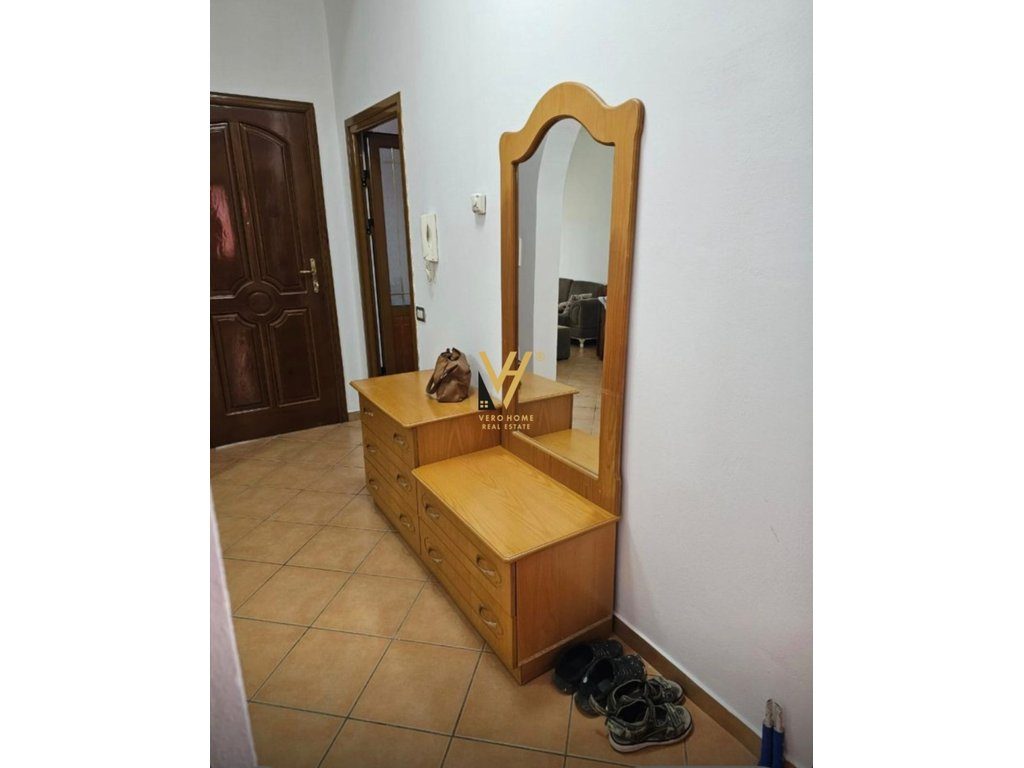 JEPET ME QIRA APARTAMENT 3+1+2BLK SELITË PRANE UNIV.MARIN BARLETI 55.000 LEKE 4