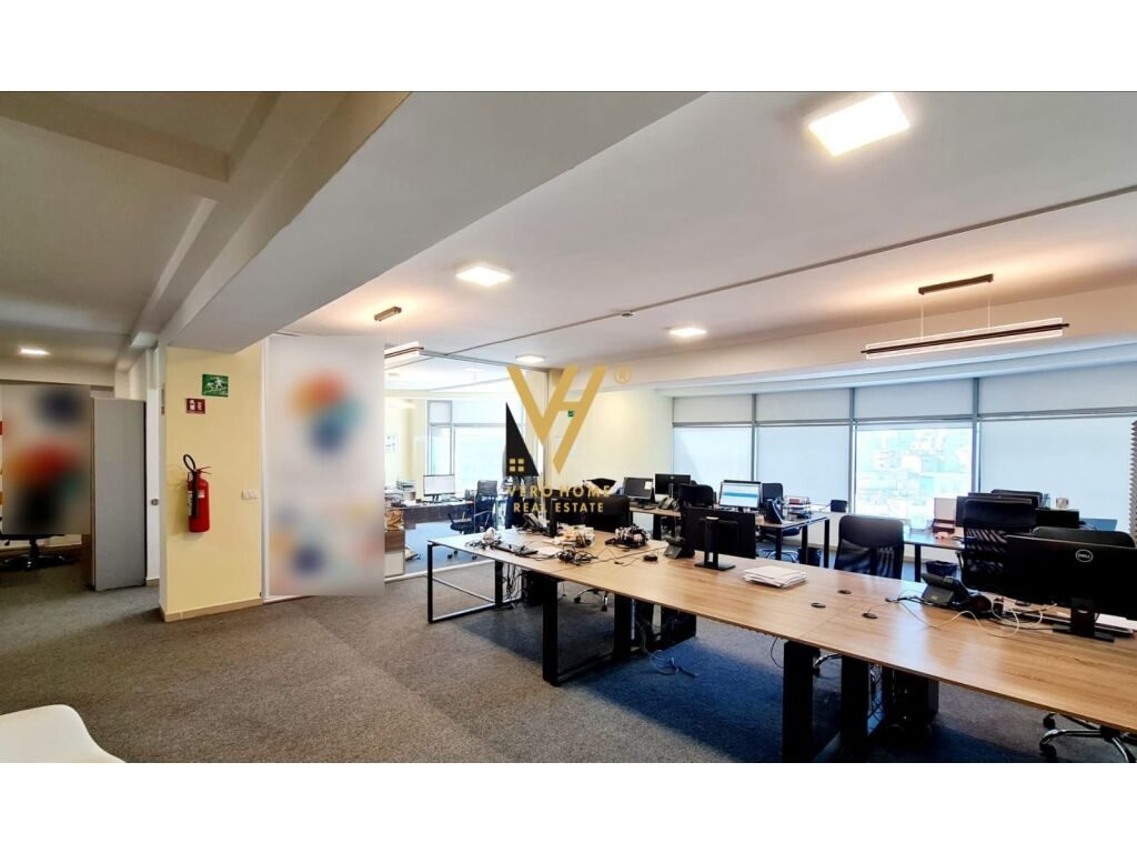 Jepet Zyre me qera ne Qender te Tiranes 290 m2
