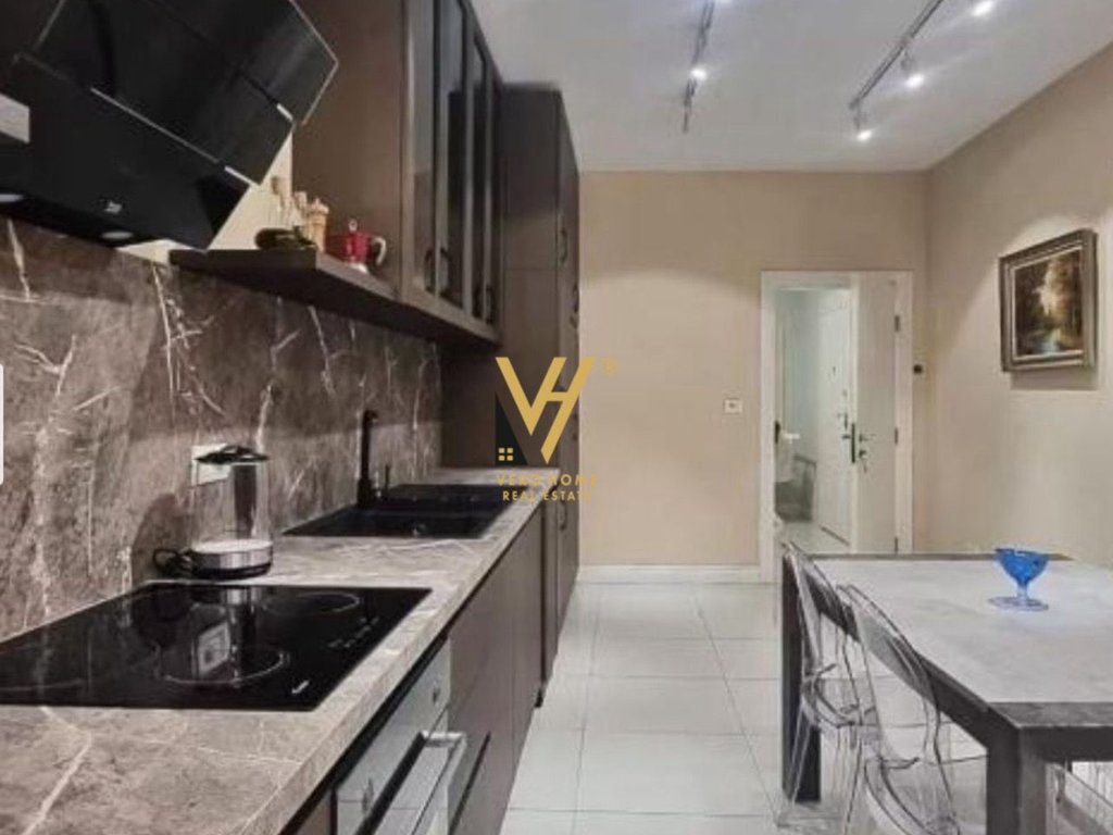 JEPET APARTAMENT 1+1+2 GARSONIERE ME QERA NE BLLOK 3.500 EURO 2