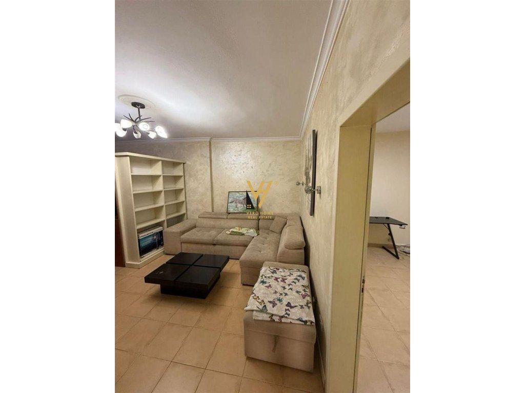 JEPET APARTAMENT 2+1+BLK ME QIRA TE KOMUNA E PARISIT 750 EURO
