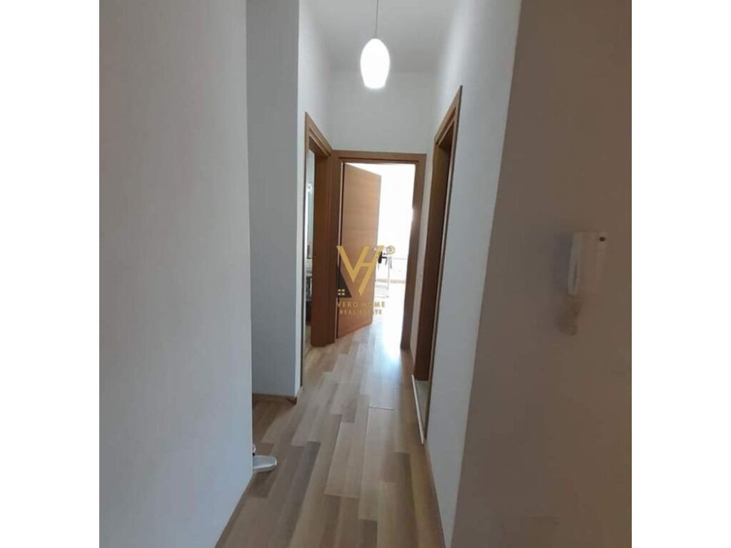 Shitet apartament 4+1+2 te te Liqeni Artificial 172 m2 4