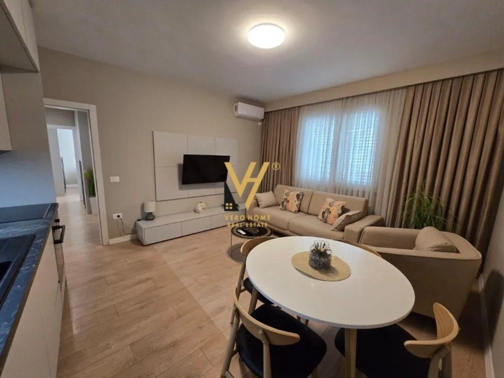 JEPET APARTAMENT 2+1+BLK ME QERA TE RRUGA E KAVAJES 850 EURO