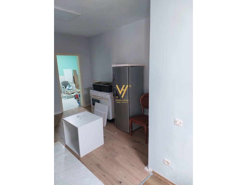 Jepet zyre me qera te Komuna e Parisit 110 m2