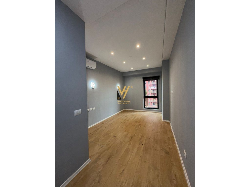 JEPET ZYRE 115 M2 ME QIRA TE RRUGA E KAVAJES 1.200 EURO 4
