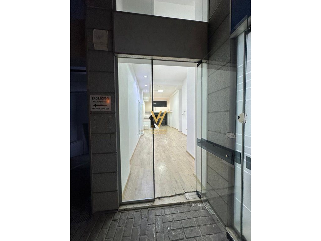JEPET ZYRE 70 M2 ME QERA TE RRUGA HIM KOLLI 800 EURO 3