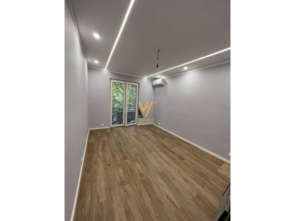 JEPET ZYRE 100 M2 ME QERA TE BLV BAJRAM CURRI 1.000 EURO