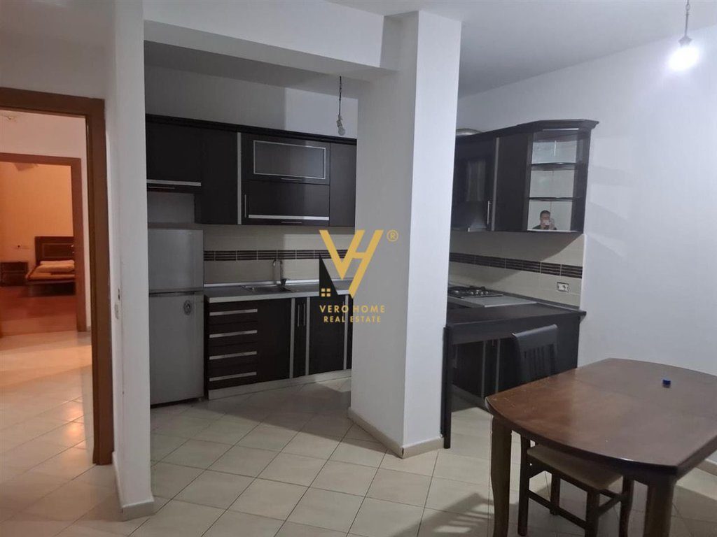JEPET APARTAMENT 2+1+BLK ME QERA TE KOMUNA E PARISIT 600 EURO 3