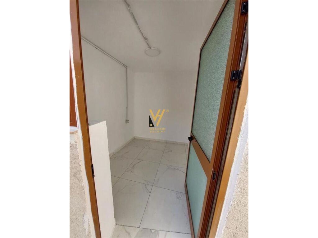 Jepet Magazine me qera te Rruga e Arberit 550 m2 4