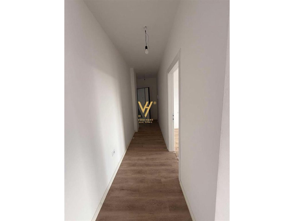 JEPET ZYRE 70M2 ME QERA TE BULEVARDI I RI 500 EURO 3