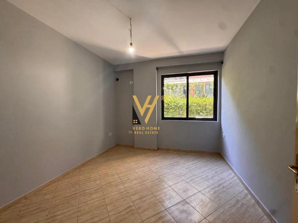 JEPET APARTAMENT 2+1+2+2BLK ME QIRA TE KODRA E DIELLIT 45.000 LEKE 2
