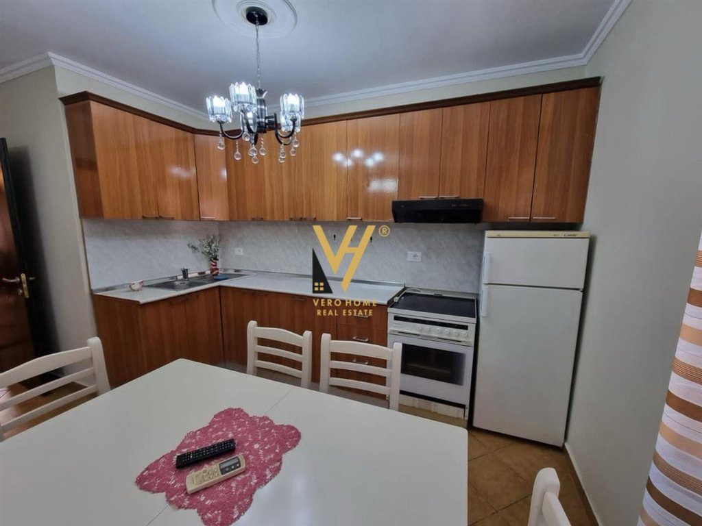 JEPET APARTAMENT 2+1+BLK ME QERA NE SELITE 550 EURO 2
