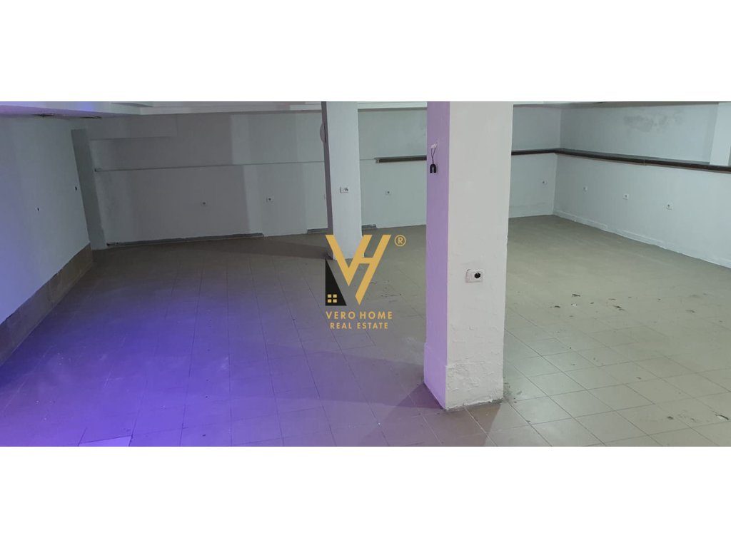 JEPET AMBIENT 171 M2 ME QERA NE VASI SHANTO 750 EURO 4