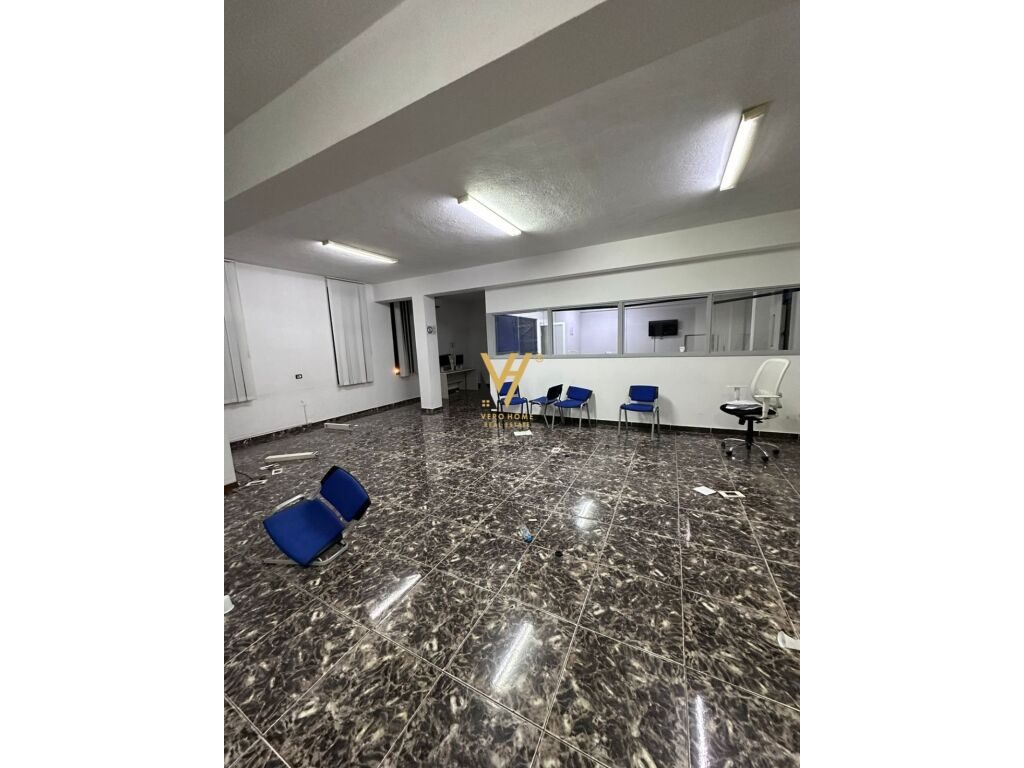 Jepet Zyre me qera te Rruga e Durresit 220 m2 4
