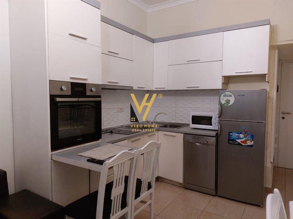 JEPET APARTAMENT 2+1+BLK ME QIRA TE SHALLVARET 690 EURO 2