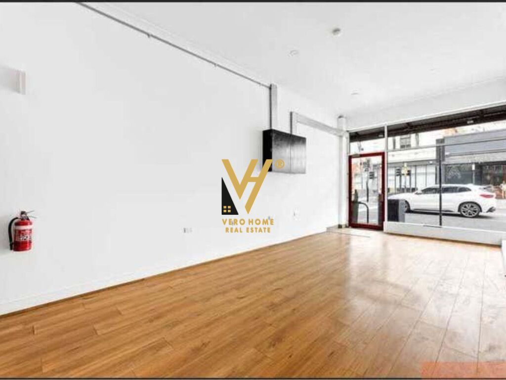 SHITET DYQAN 40 M2 TE MUHAMET GJOLLESHA 450.000 EURO