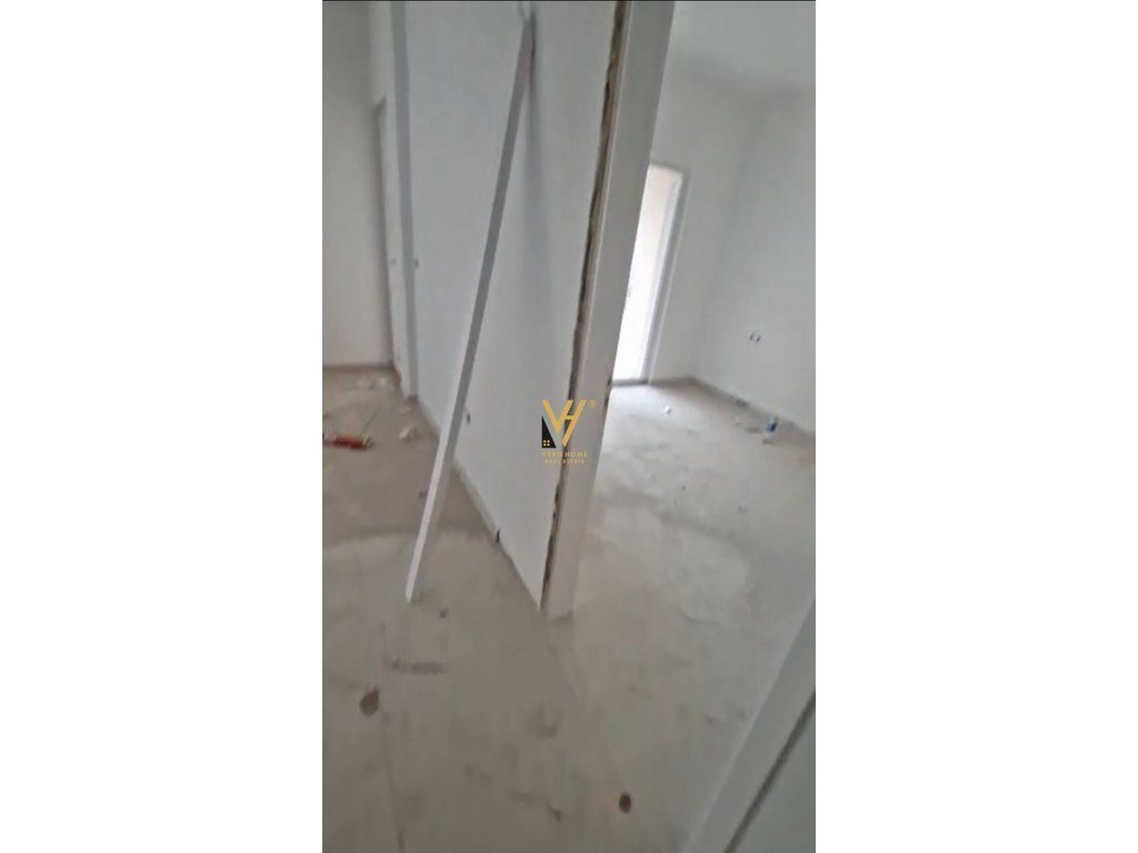 JEPET ZYRE 55 M2 ME QERA TEK AURA, LAPRAKE 500 EURO 2
