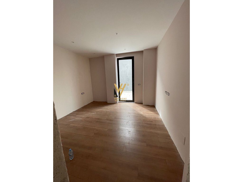 SHITET VILE 3 KATESHE TE LIQENI I FARKES 900.000 EURO 4